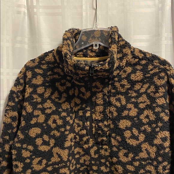 Koolaburra by Ugg Black & Brown Leopard Animal Print Fleece 1/4 Zip Teddy Jacket - Picture 4 of 4
